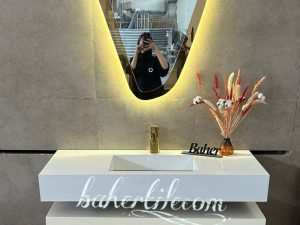 روشویی با شلف طرح چوب و باکس